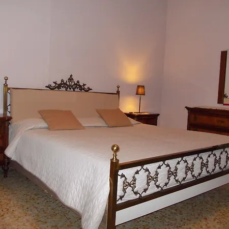 Travellers Bed & 트레비소