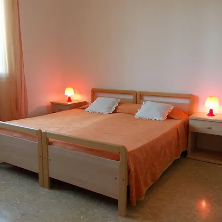 Travellers Bed &