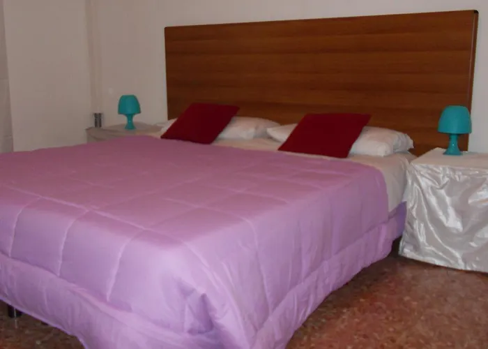Oda ve Kahvaltı Travellers Bed & *