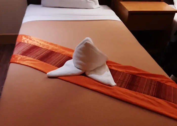 Travellers Bed & *