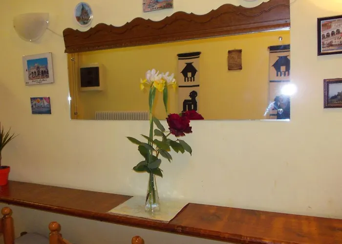 Oda ve Kahvaltı Travellers Bed & *