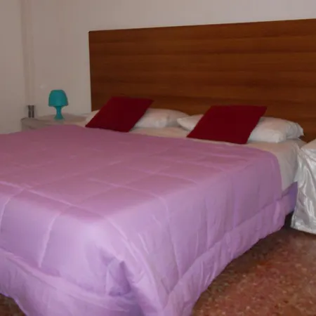 Alojamento de Acomodação e Pequeno-almoço Travellers Bed & *
