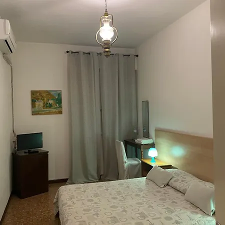 Bed & Breakfast Travellers Bed &