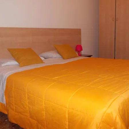 Alojamento de Acomodação e Pequeno-almoço Travellers Bed &