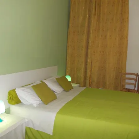 Travellers Bed &
