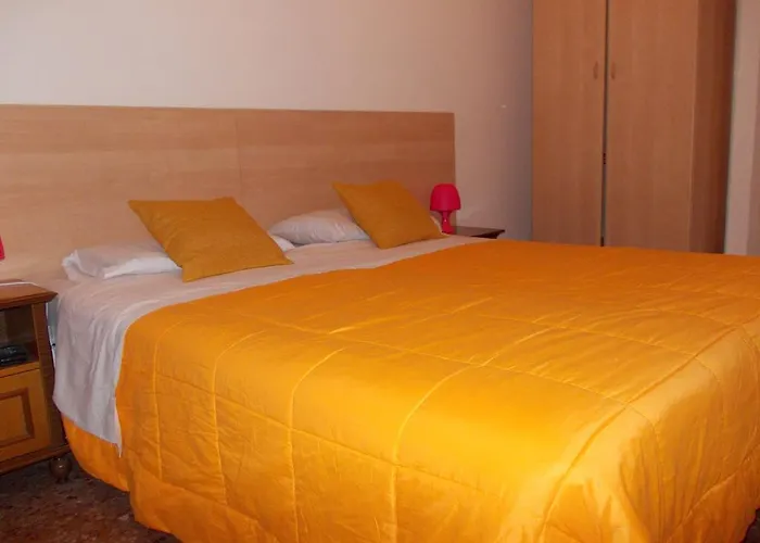 Bed & Breakfast Travellers Bed &