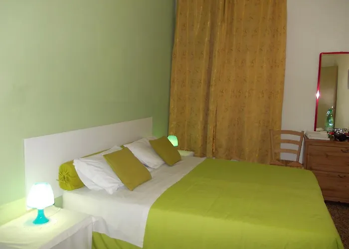 Travellers Bed &