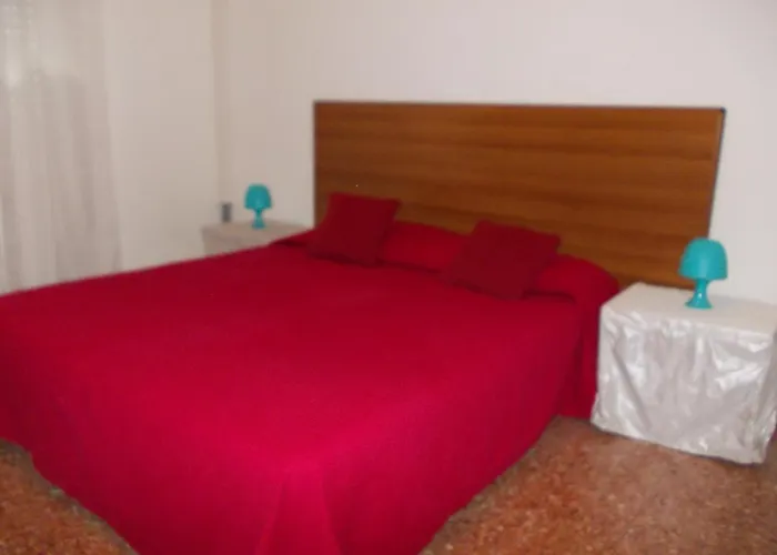 Travellers Bed & *