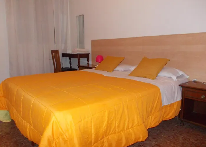 Bed & Breakfast Travellers Bed & *